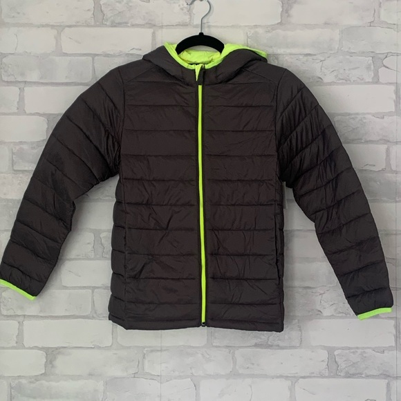 Lightweight Water-Resistant Packable Puffer Jacket - Picture 8 of 9